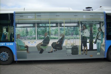 La creatividad no tiene límites… y el bus tampoco